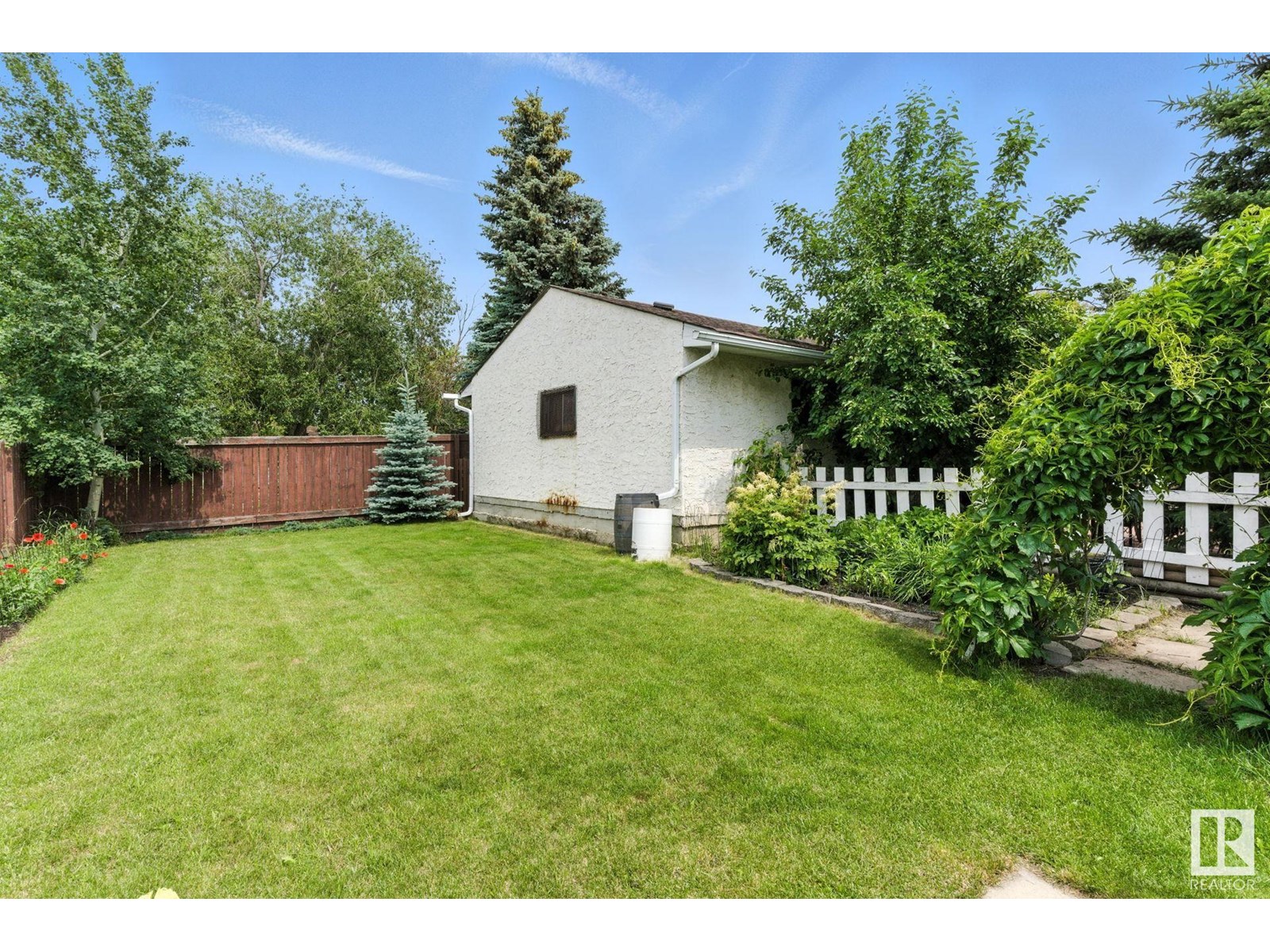 Photo 31 of 9608 98 A St, Morinville AB