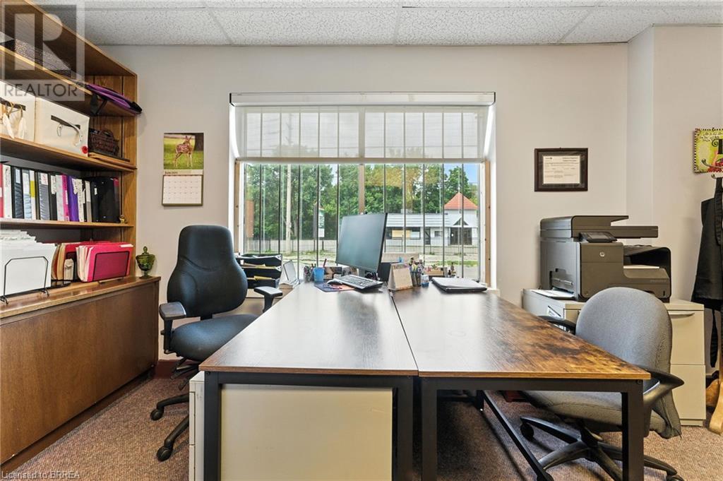 Photo 23 of 207 Greenwich Street, Brantford ON