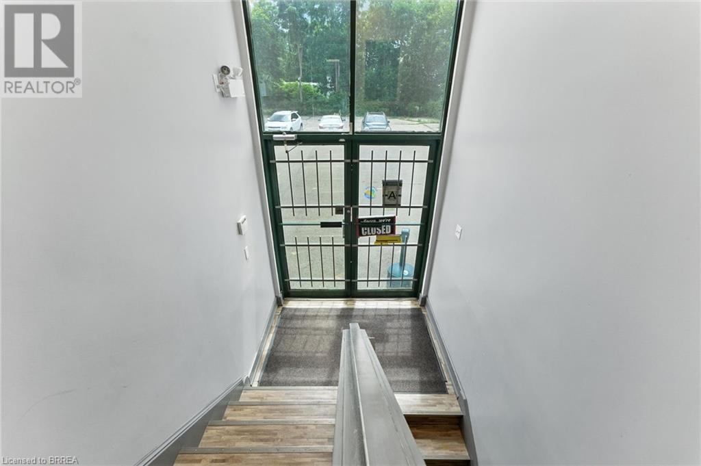 Photo 29 of 207 Greenwich Street, Brantford ON