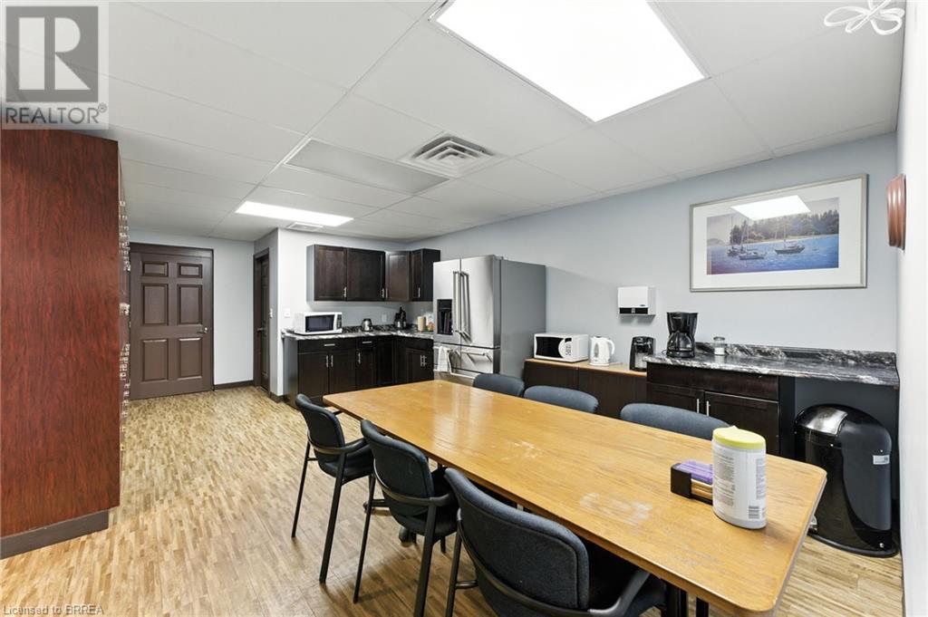 Photo 31 of 207 Greenwich Street, Brantford ON