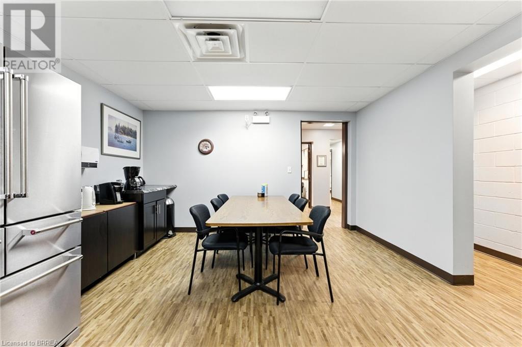 Photo 32 of 207 Greenwich Street, Brantford ON