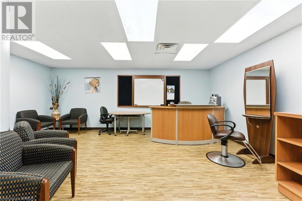 Photo 39 of 207 Greenwich Street, Brantford ON