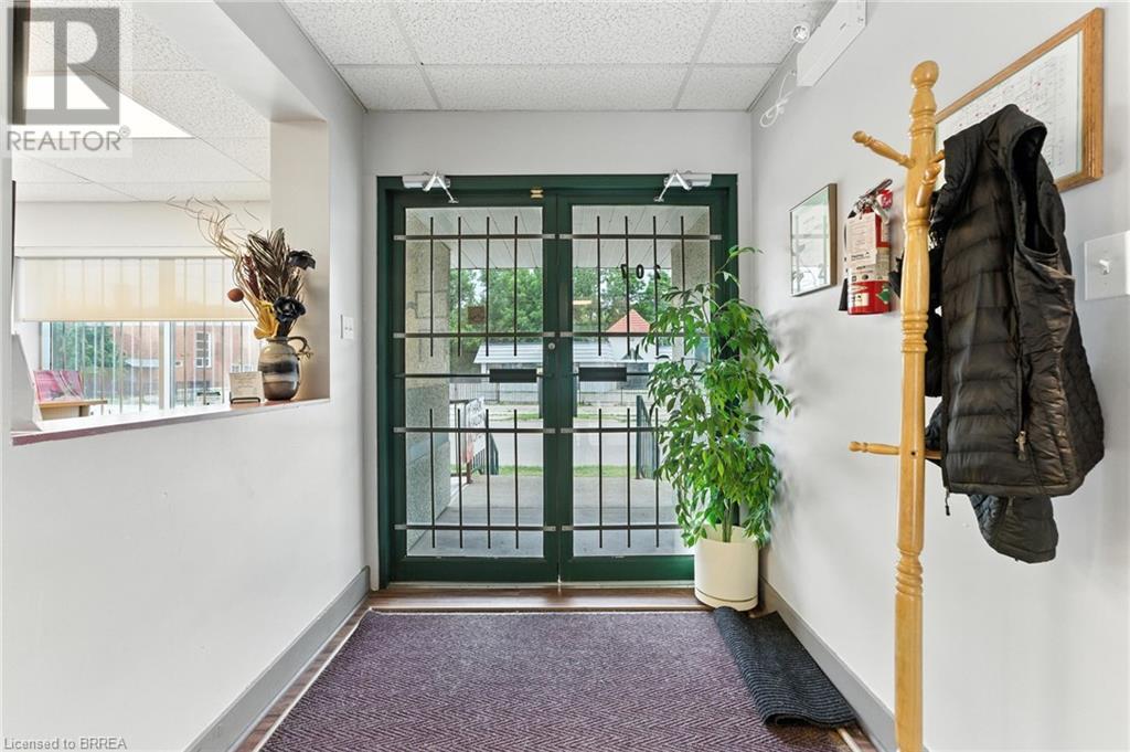 Photo 6 of 207 Greenwich Street, Brantford ON