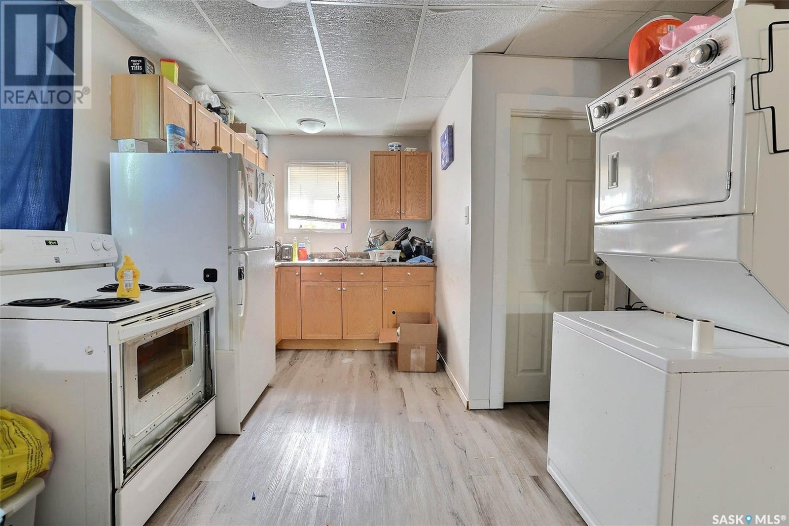 Photo 4 of 1001 Robinson Street, Regina SK