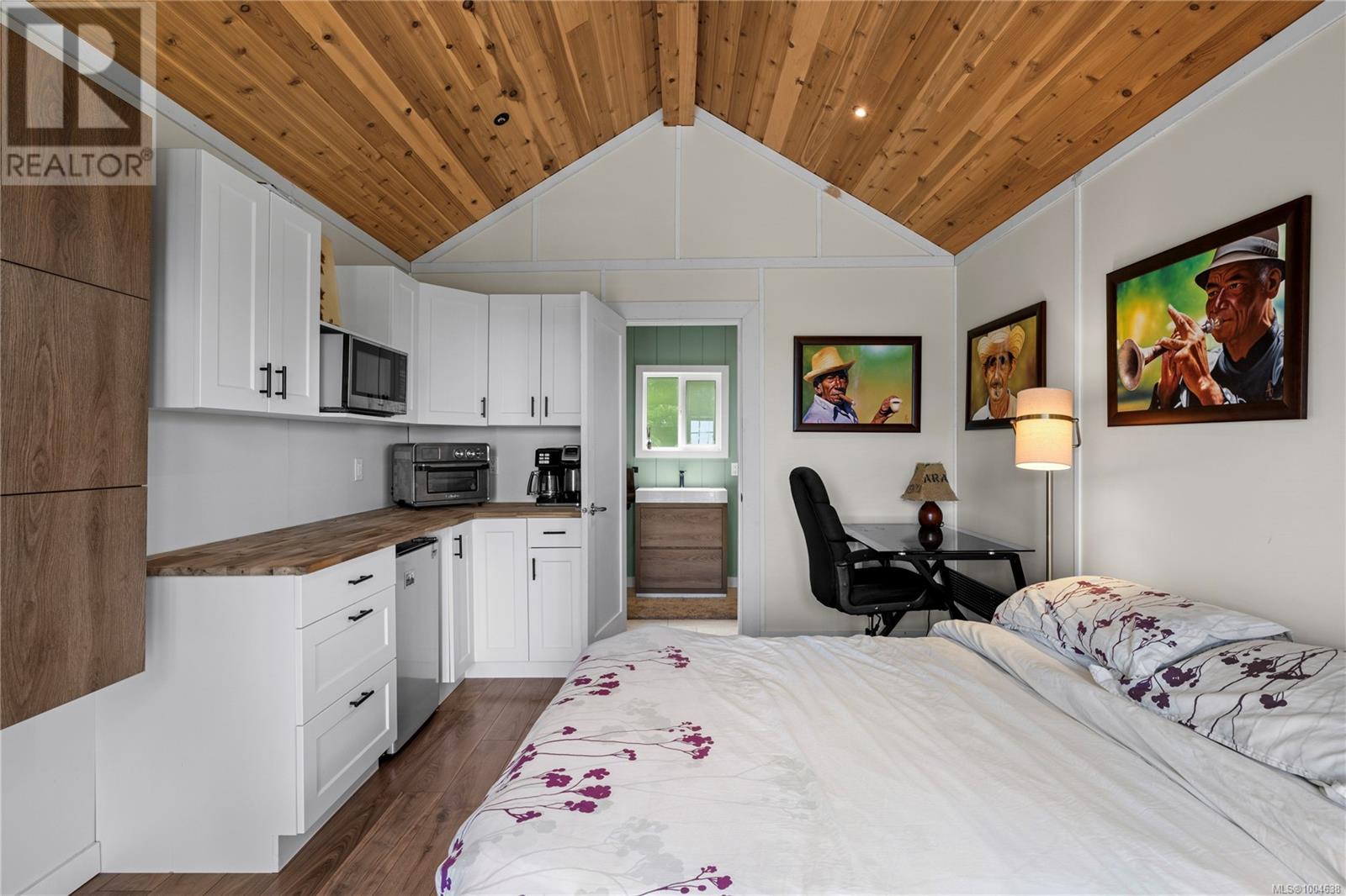 1870 Wallace Wood Way, Qualicum Beach