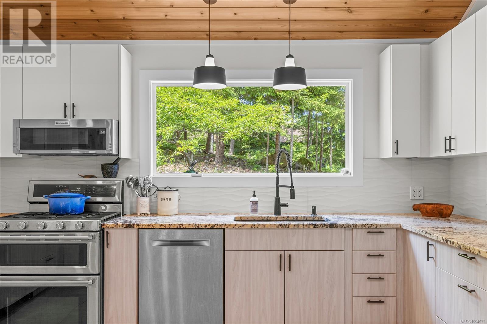 1870 Wallace Wood Way, Qualicum Beach