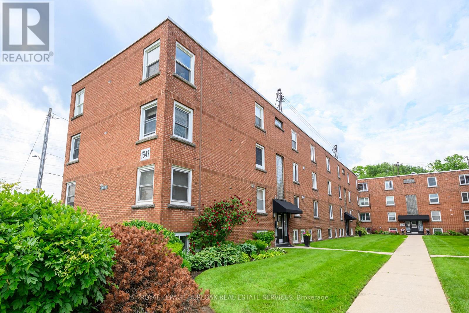 Photo 1 of 24 1347 Lakeshore Road, Burlington ON