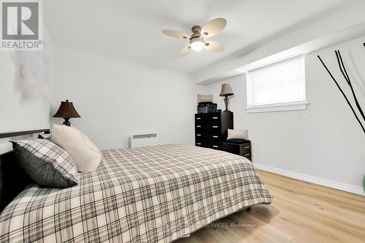 Photo 23 of 24 1347 Lakeshore Road, Burlington ON