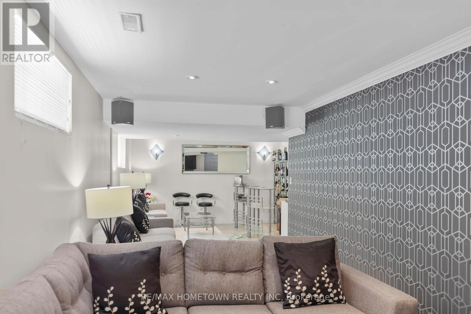 Photo 22 of 1020 Crestwood Drive, Brockville ON