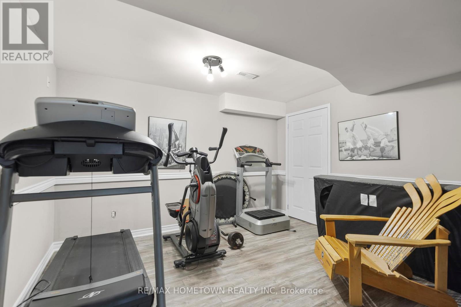 Photo 2 of 1020 Crestwood Drive, Brockville ON