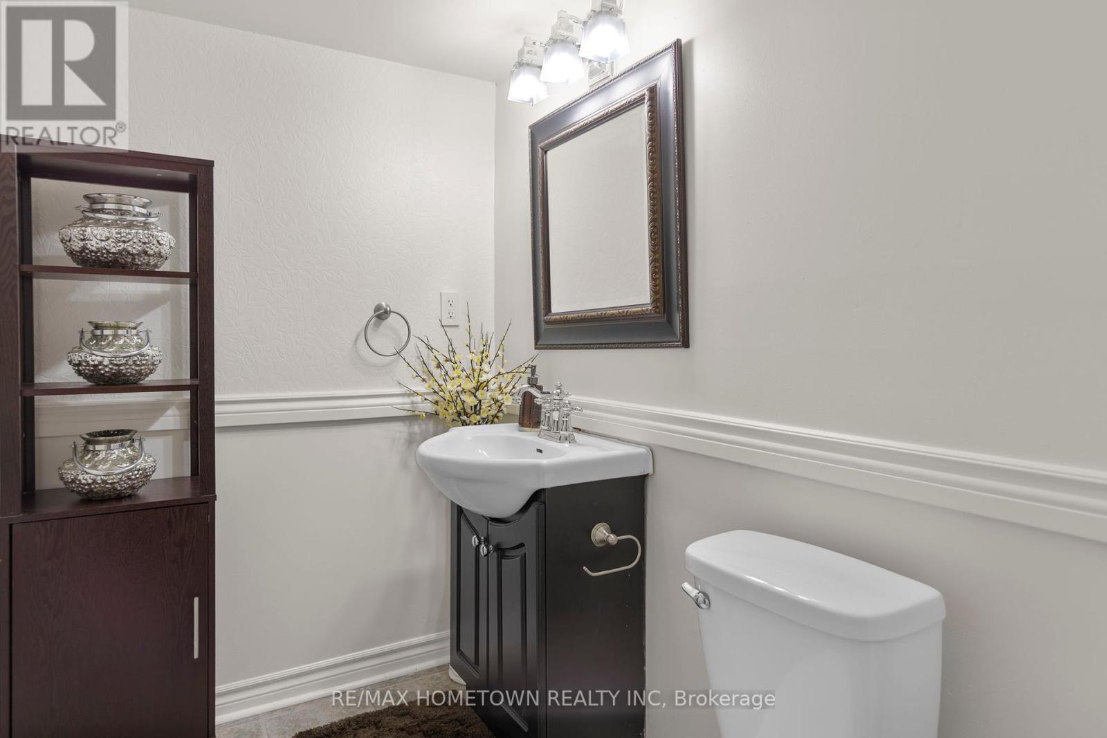 Photo 14 of 1020 Crestwood Drive, Brockville ON