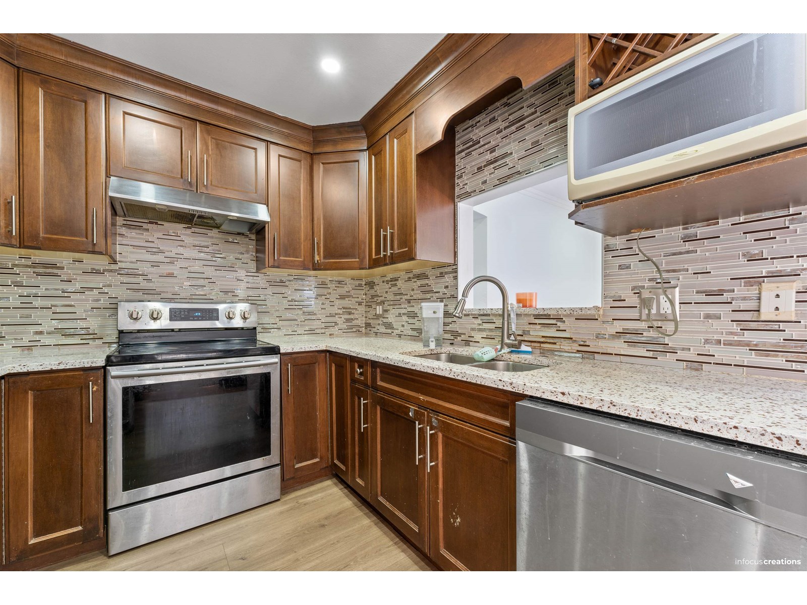 Photo 1 of 21 7140 132 Street, Surrey BC