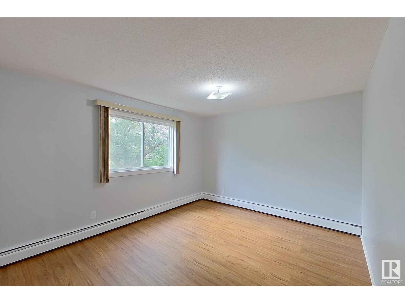 Photo 6 of 306 10725 111 St Nw, Edmonton AB