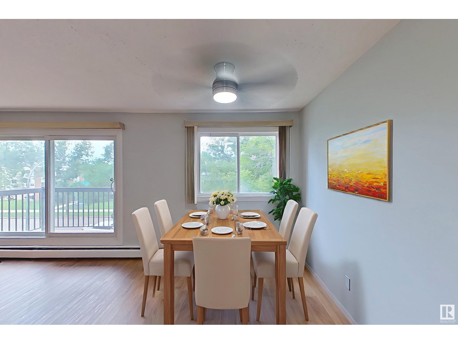 Photo 2 of 306 10725 111 St Nw, Edmonton AB