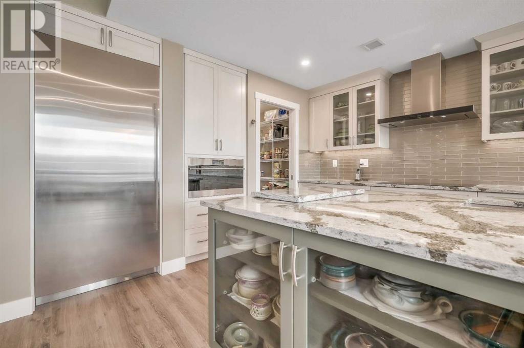 Single Family House for Sale in   Cougar Ridge Landing SW Patterson Calgary 