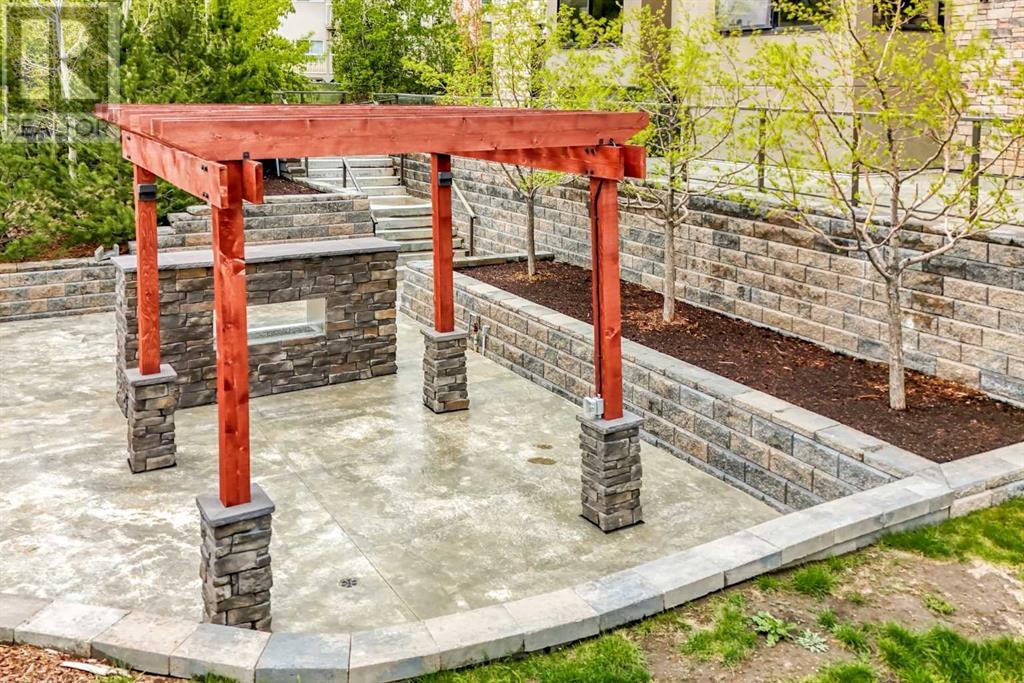 Single Family House for Sale in   Cougar Ridge Landing SW Patterson Calgary 