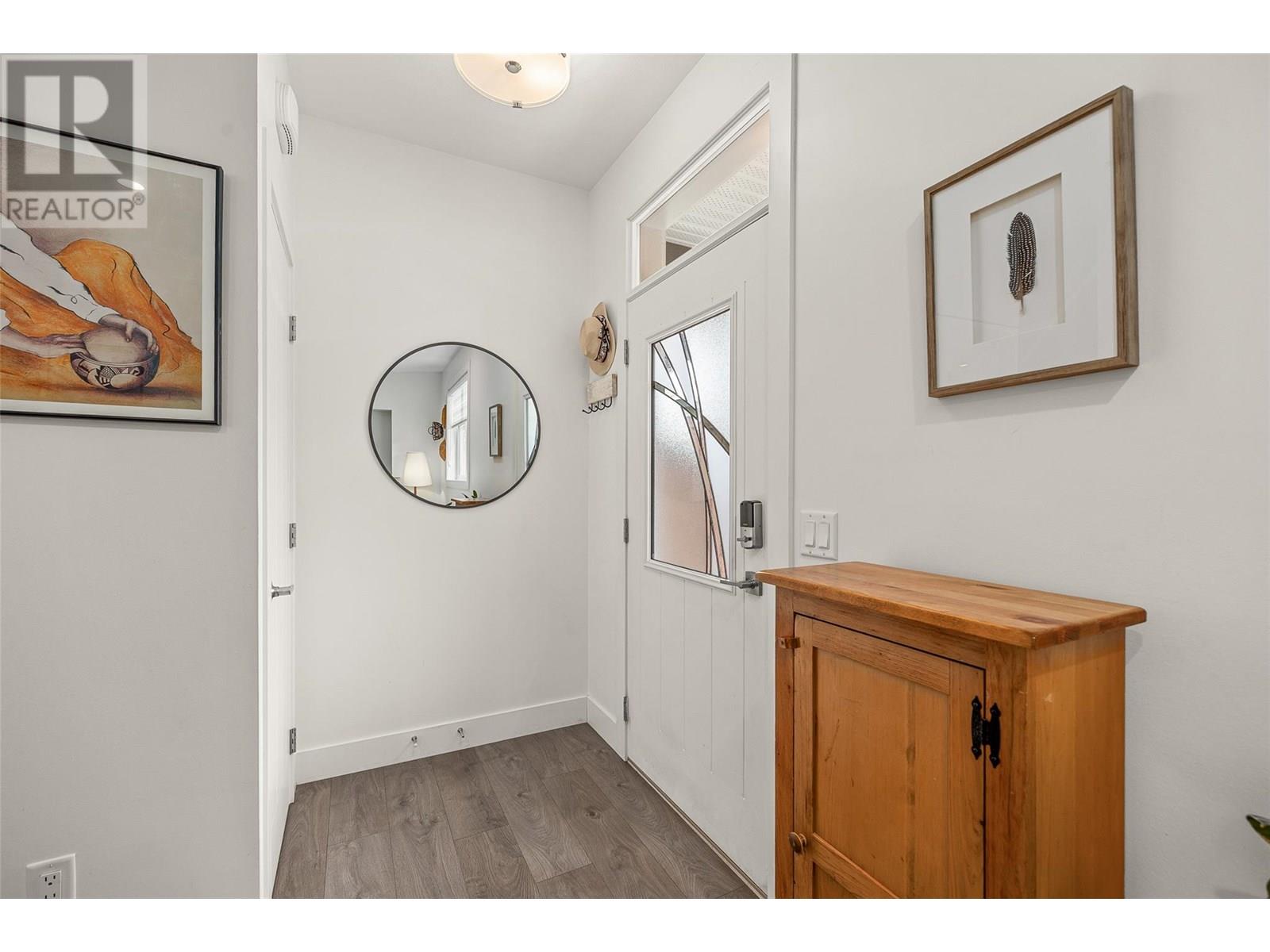 827 STOCKWELL AVENUE - Image 13