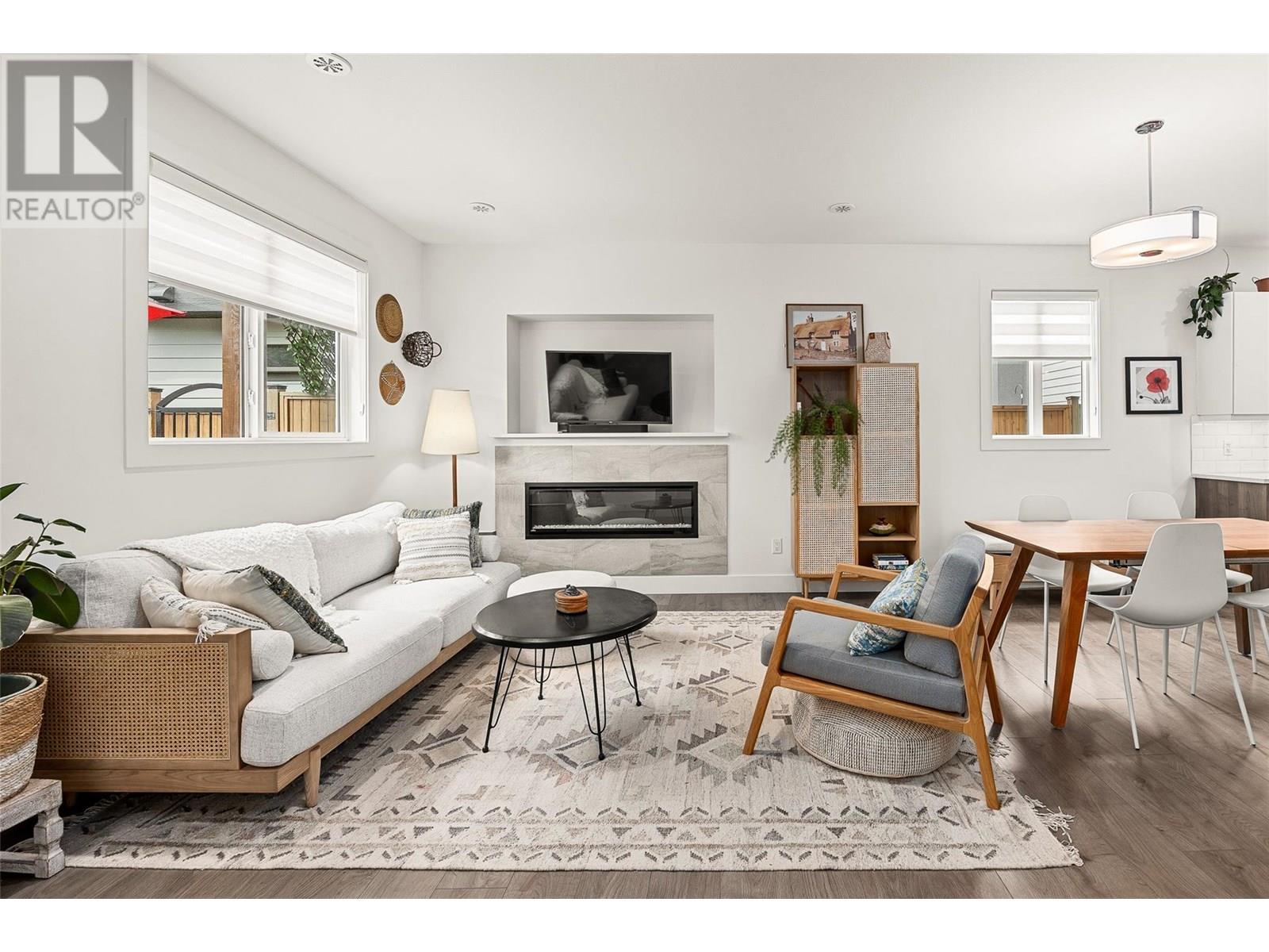 827 STOCKWELL AVENUE - Image 4