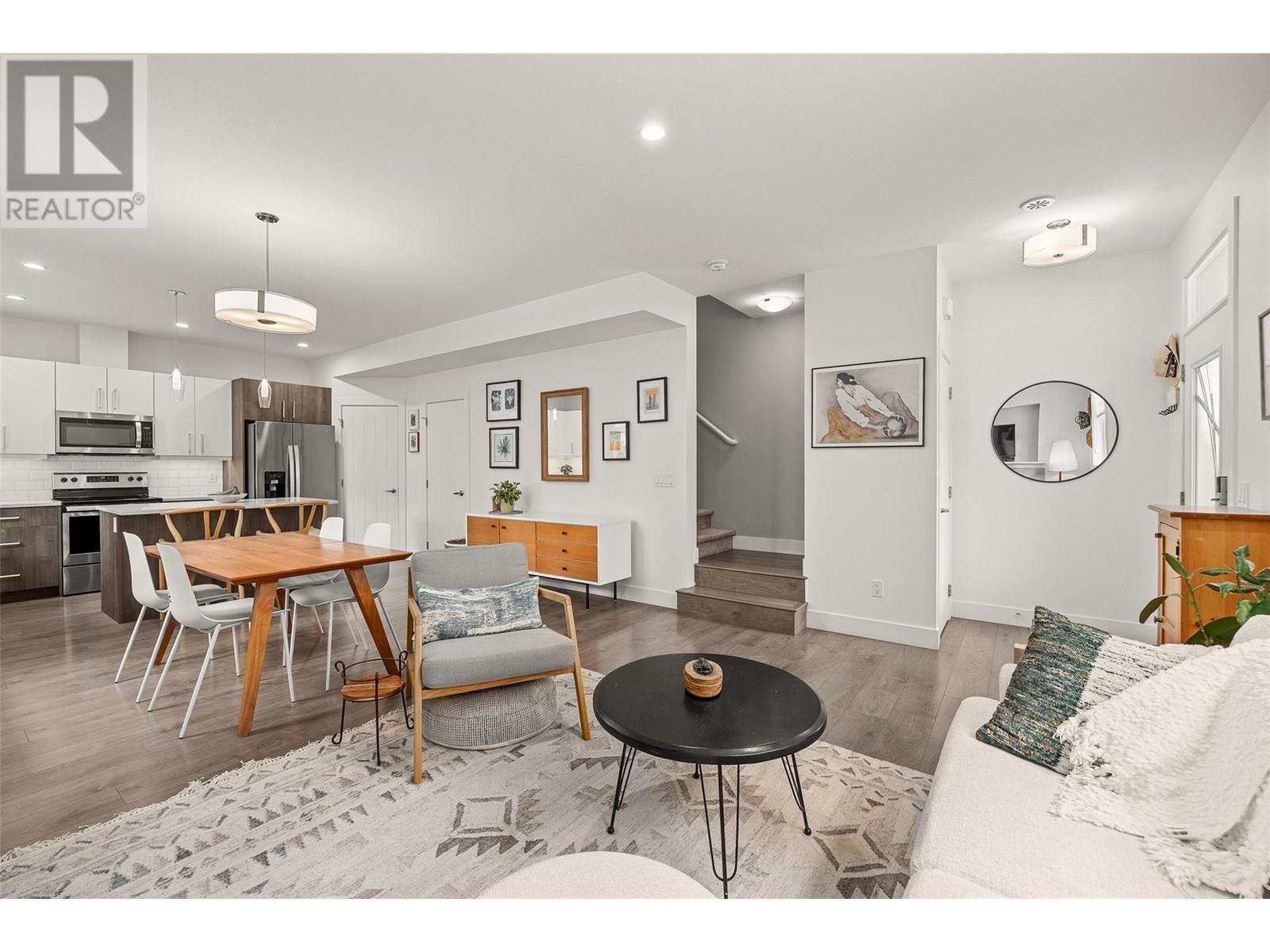 827 STOCKWELL AVENUE - Image 17