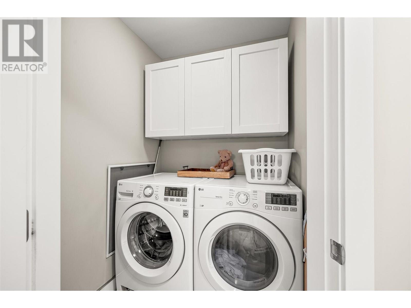 827 STOCKWELL AVENUE - Image 33