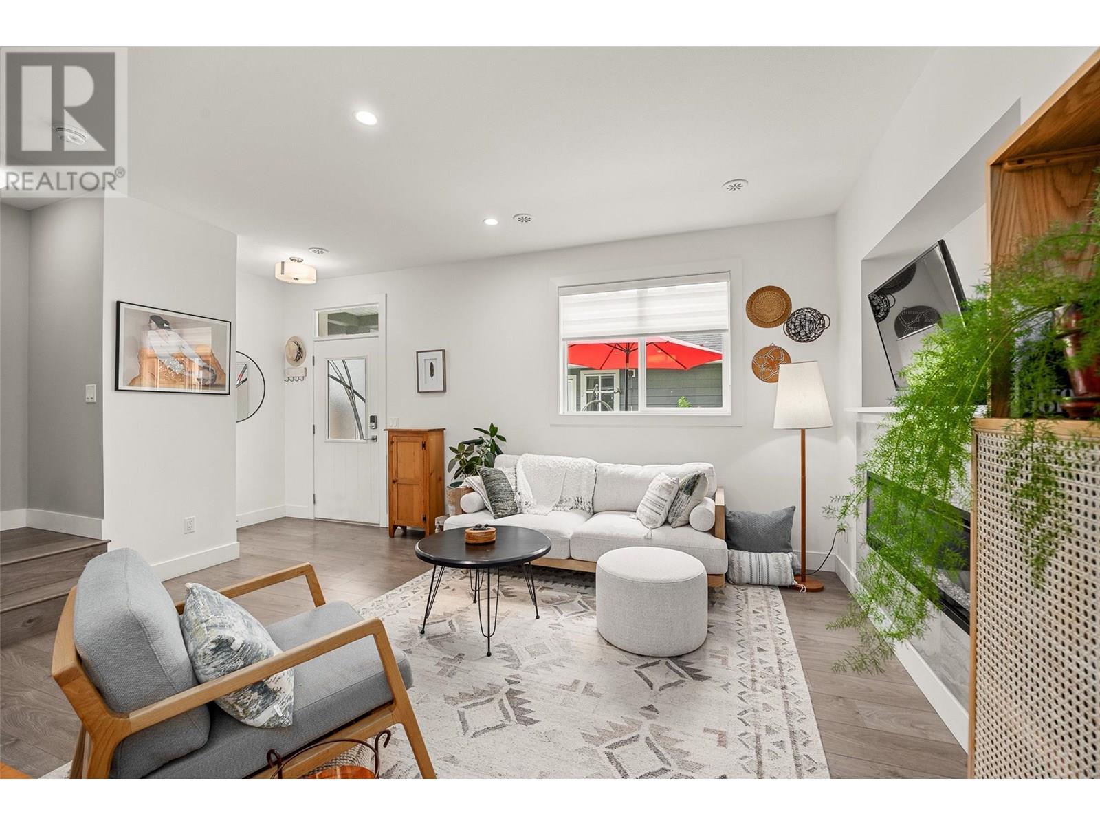 827 STOCKWELL AVENUE - Image 16