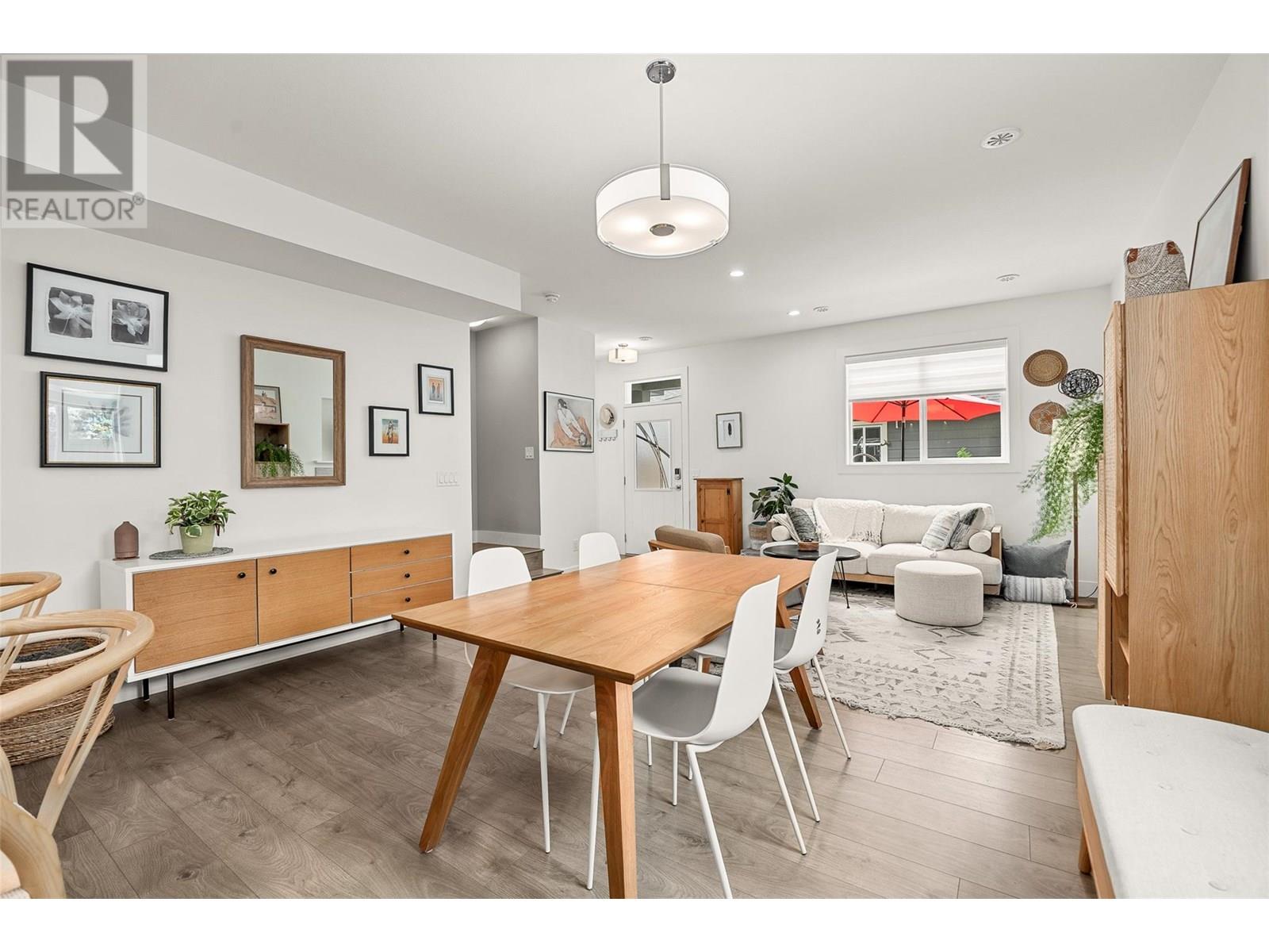827 STOCKWELL AVENUE - Image 19
