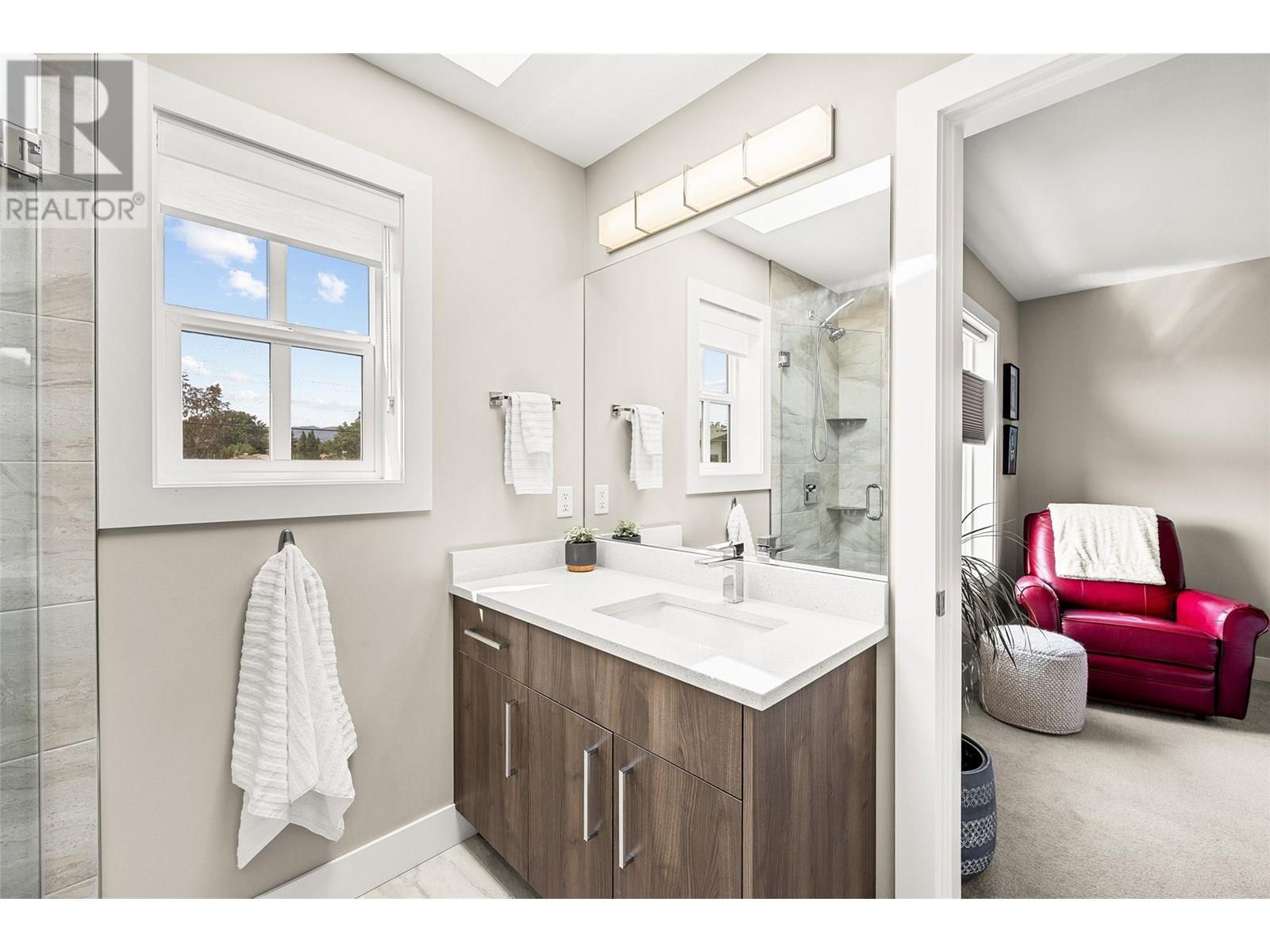 827 STOCKWELL AVENUE - Image 29