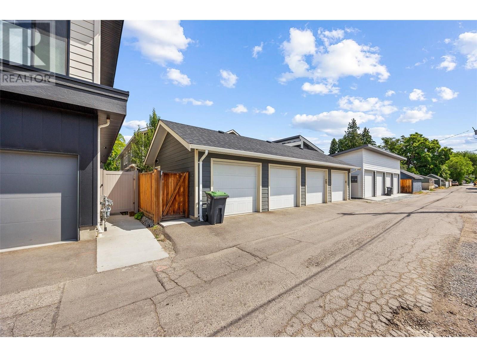 827 STOCKWELL AVENUE - Image 38