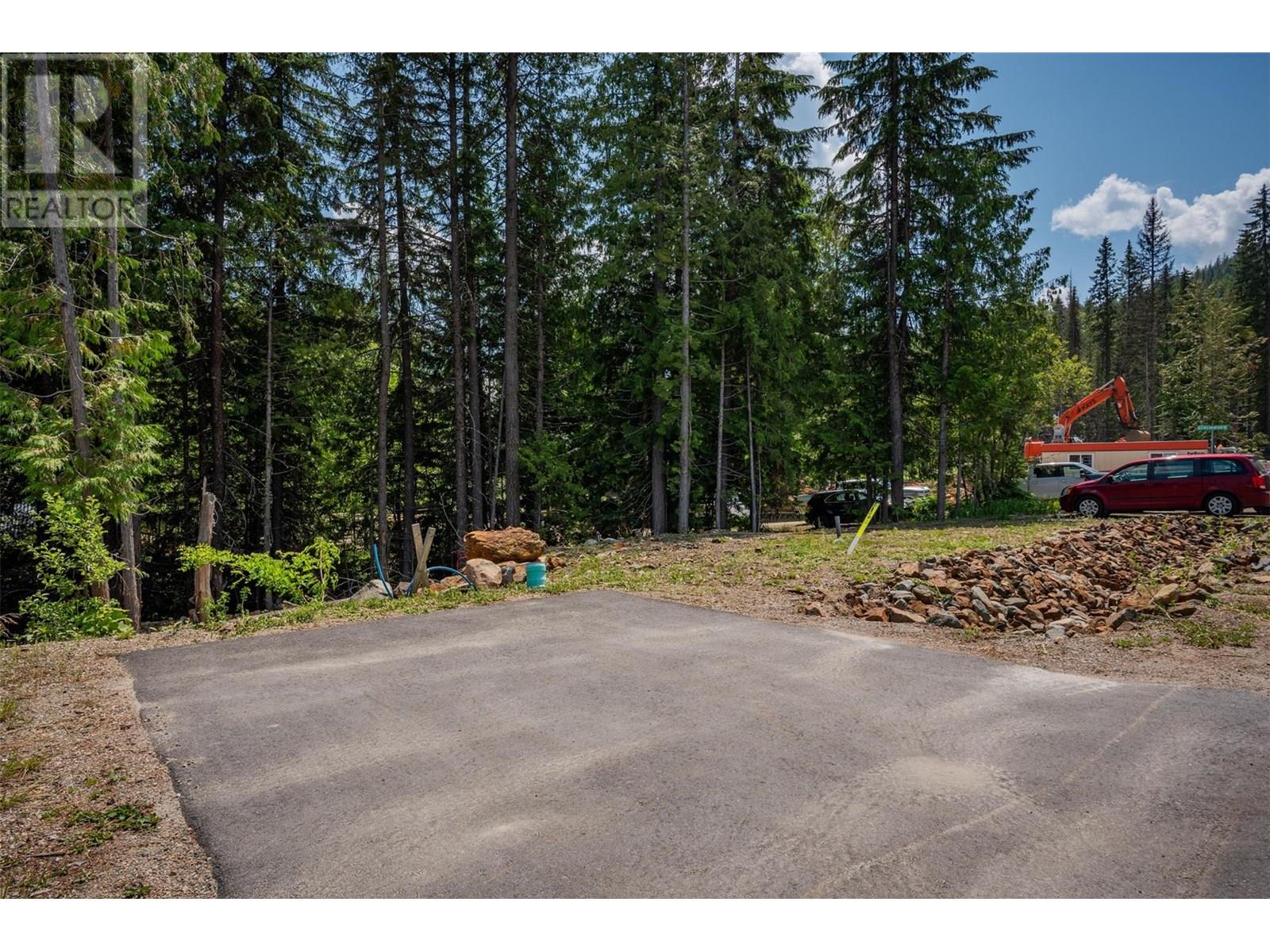 302 Larch Terr, Rossland