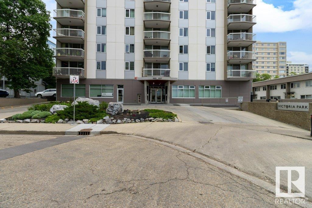 Photo 10 of 1004 9835 113 St Nw, Edmonton AB