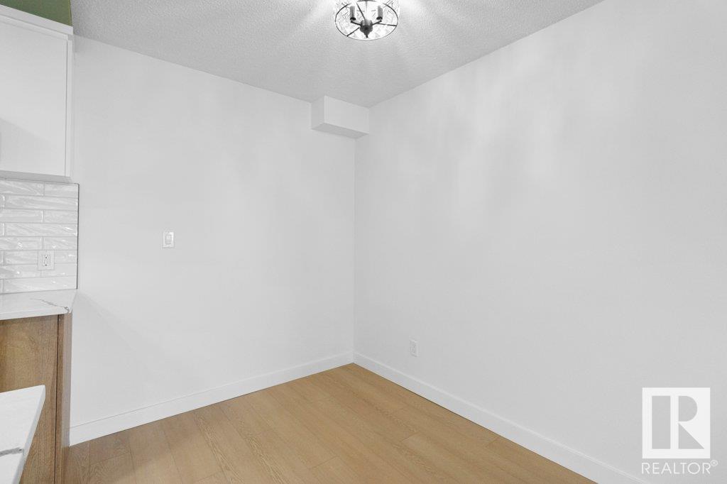Photo 12 of 1004 9835 113 St Nw, Edmonton AB