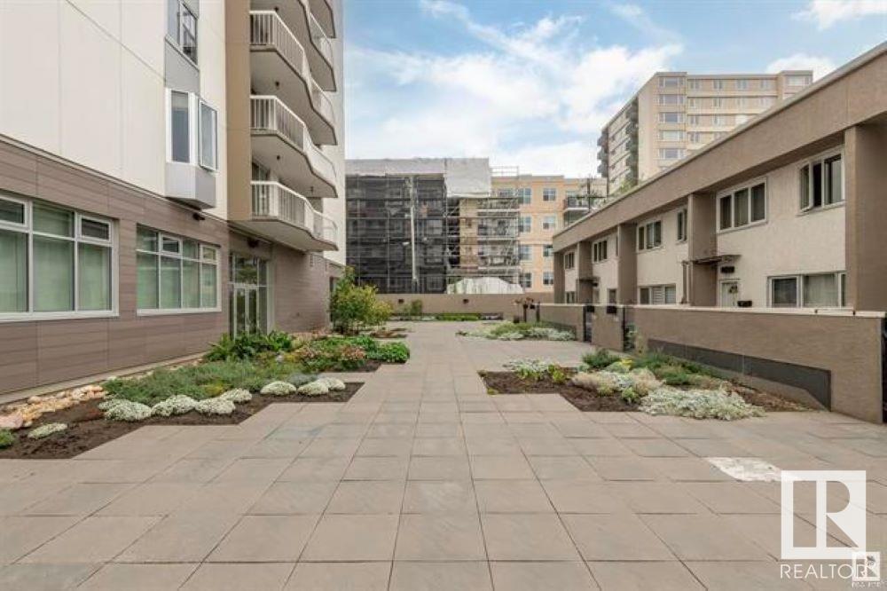 Photo 6 of 1004 9835 113 St Nw, Edmonton AB