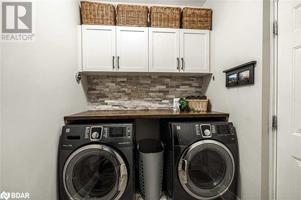 Photo 12 of 23 Curtis Way, Springwater ON