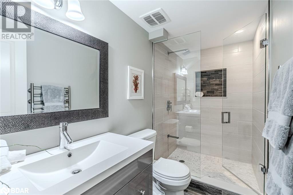 Photo 18 of 23 Curtis Way, Springwater ON