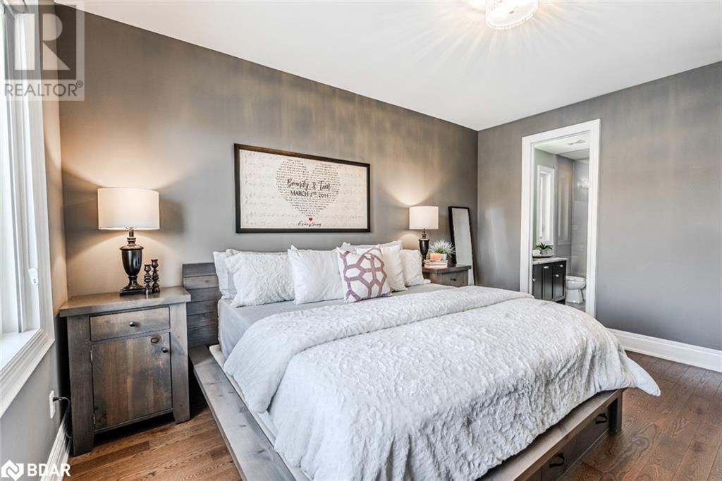 Photo 8 of 23 Curtis Way, Springwater ON