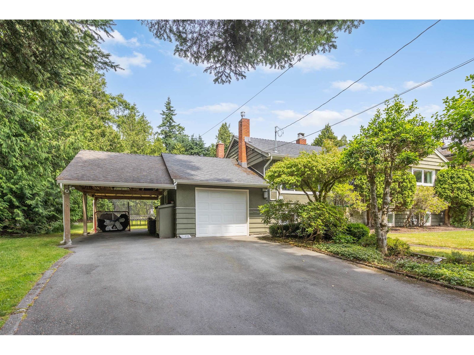 Photo 2 of 14093 Magdalen Avenue, White Rock BC