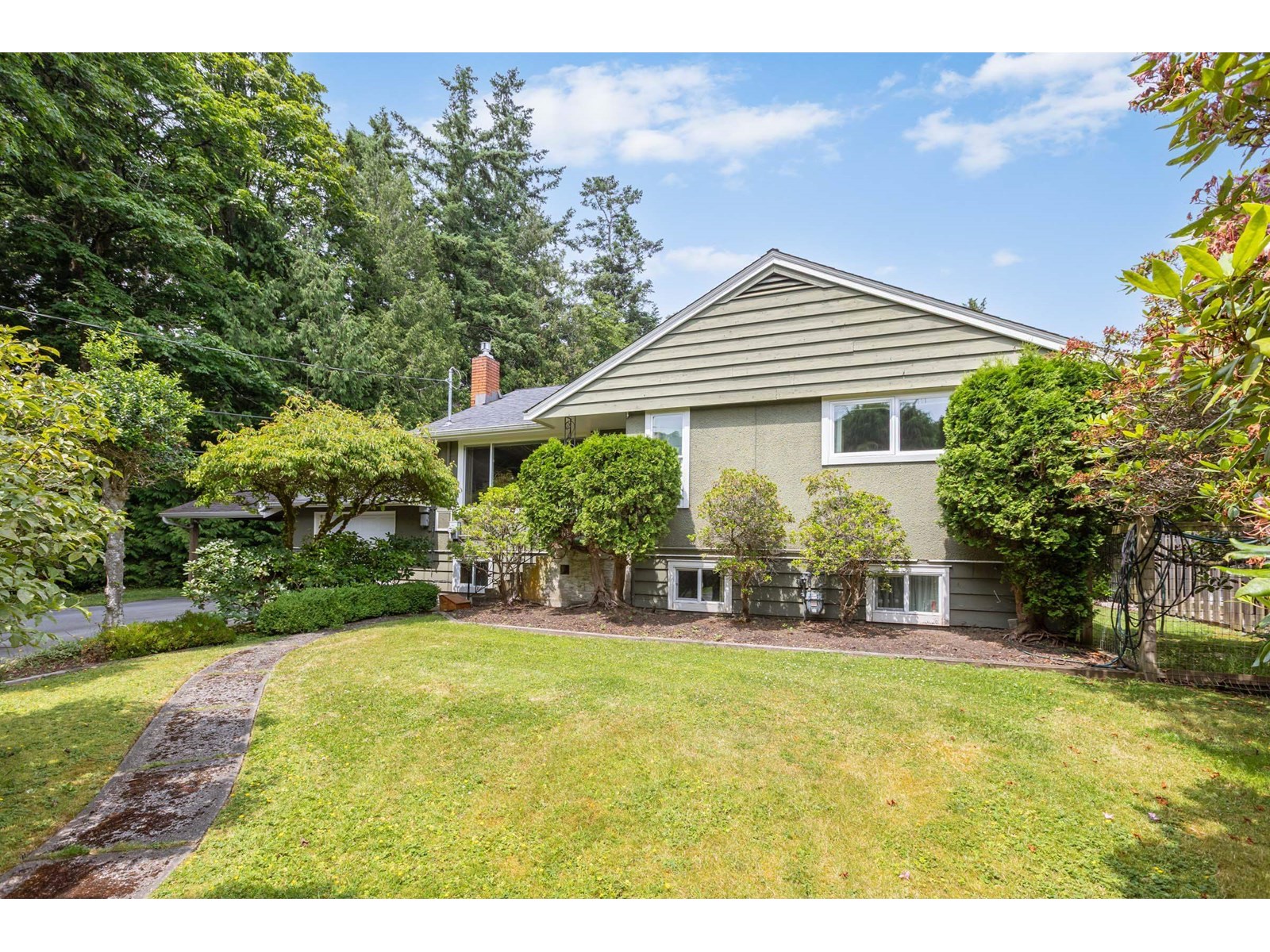 Photo 1 of 14093 Magdalen Avenue, White Rock BC