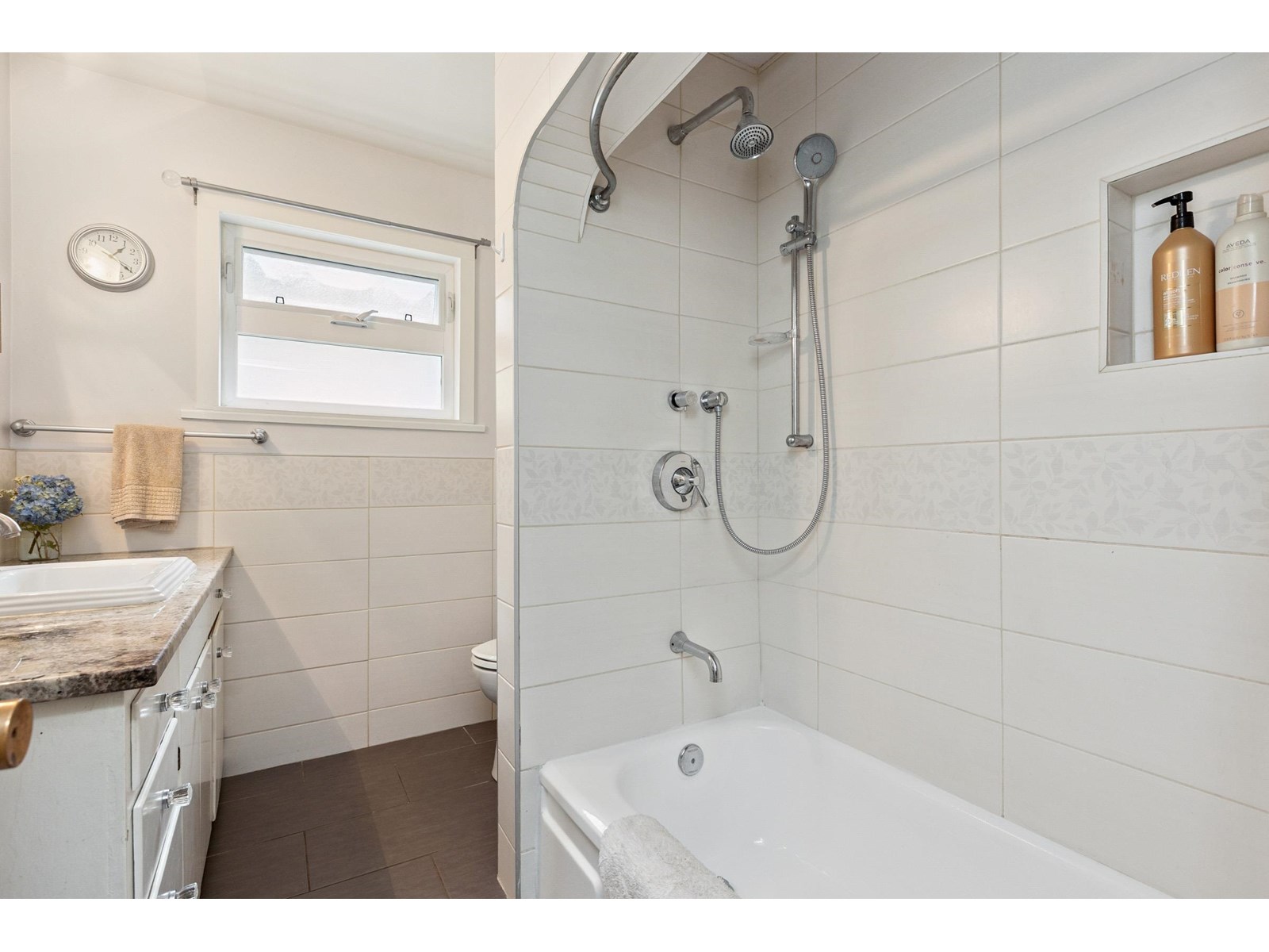 Photo 16 of 14093 Magdalen Avenue, White Rock BC