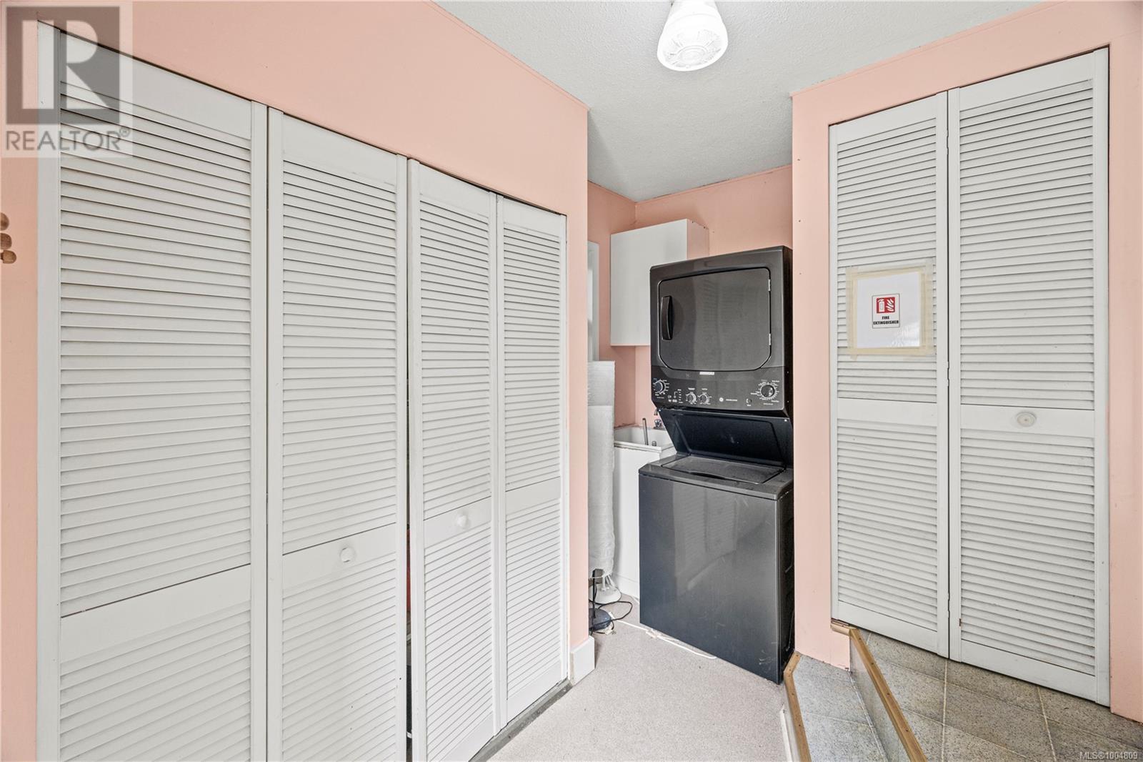 Photo 18 of 3170 Frechette St, Saanich BC