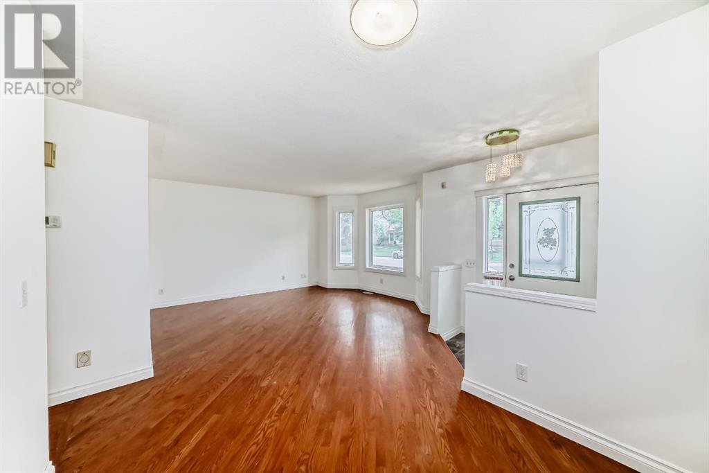 Single Family House for Sale in  Erin Woods Drive SE Erin Woods Calgary 