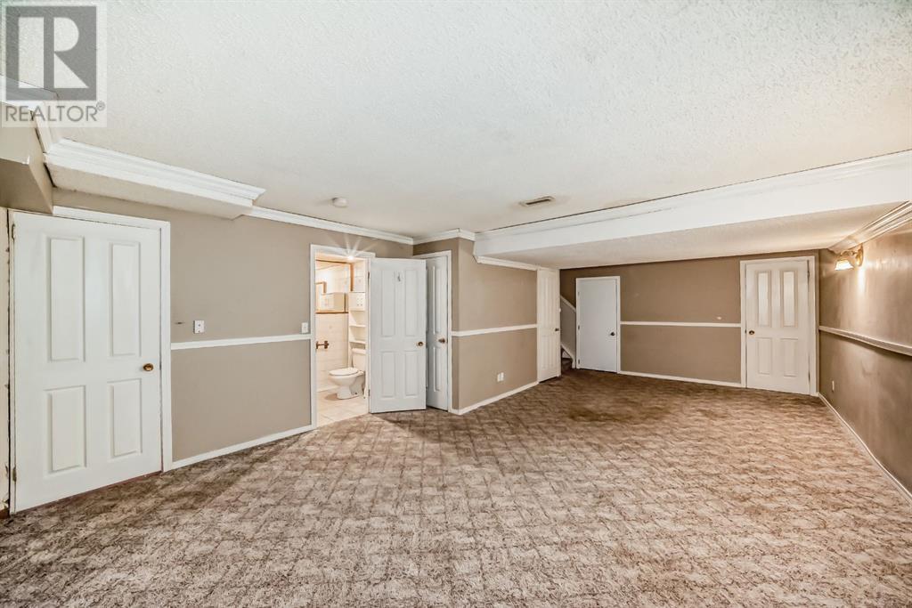 Single Family House for Sale in  Erin Woods Drive SE Erin Woods Calgary 