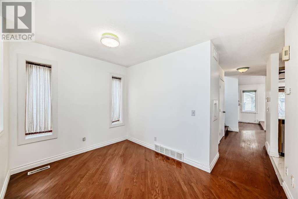 Single Family House for Sale in  Erin Woods Drive SE Erin Woods Calgary 