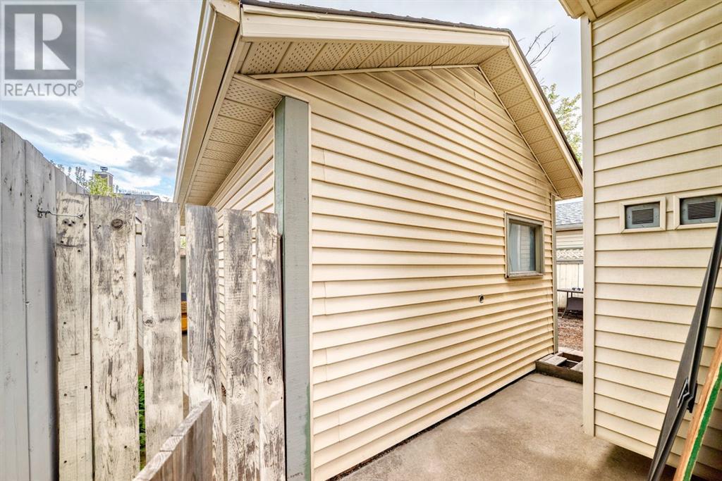 Single Family House for Sale in  Erin Woods Drive SE Erin Woods Calgary 