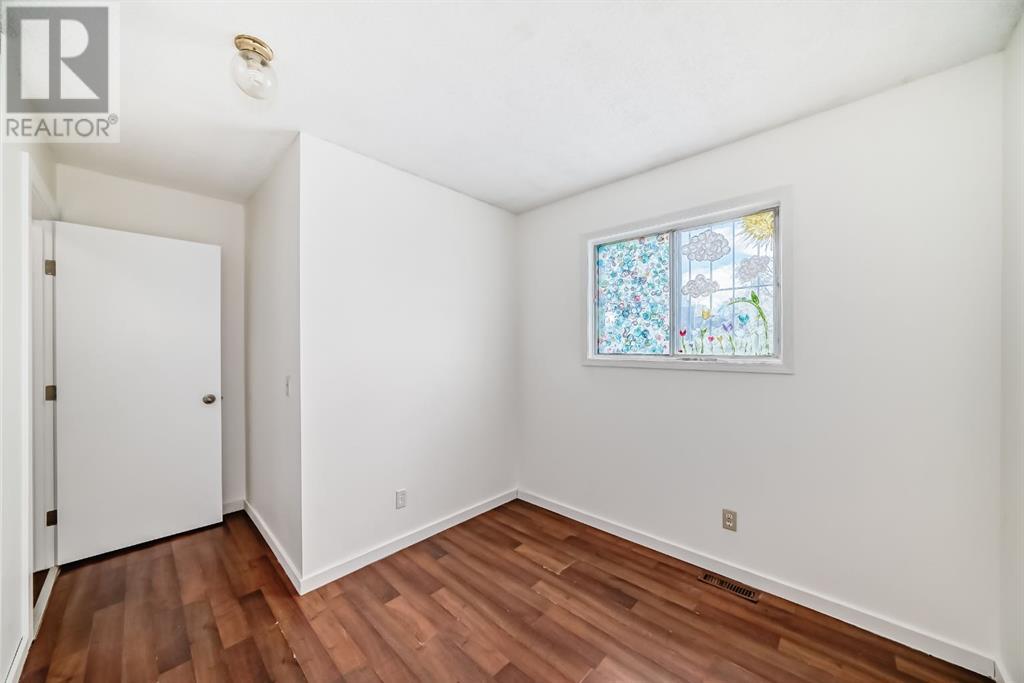 Single Family House for Sale in  Erin Woods Drive SE Erin Woods Calgary 