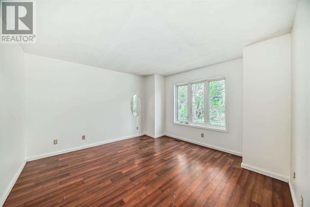 Single Family House for Sale in  Erin Woods Drive SE Erin Woods Calgary 