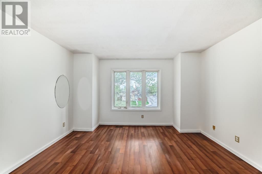 Single Family House for Sale in  Erin Woods Drive SE Erin Woods Calgary 