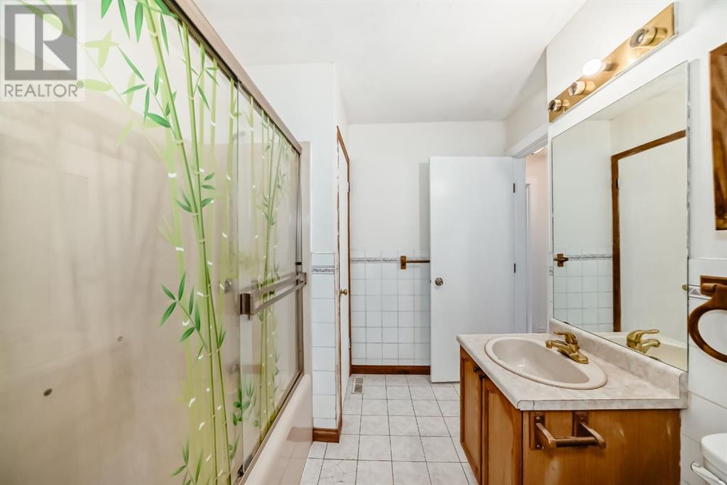 Single Family House for Sale in  Erin Woods Drive SE Erin Woods Calgary 
