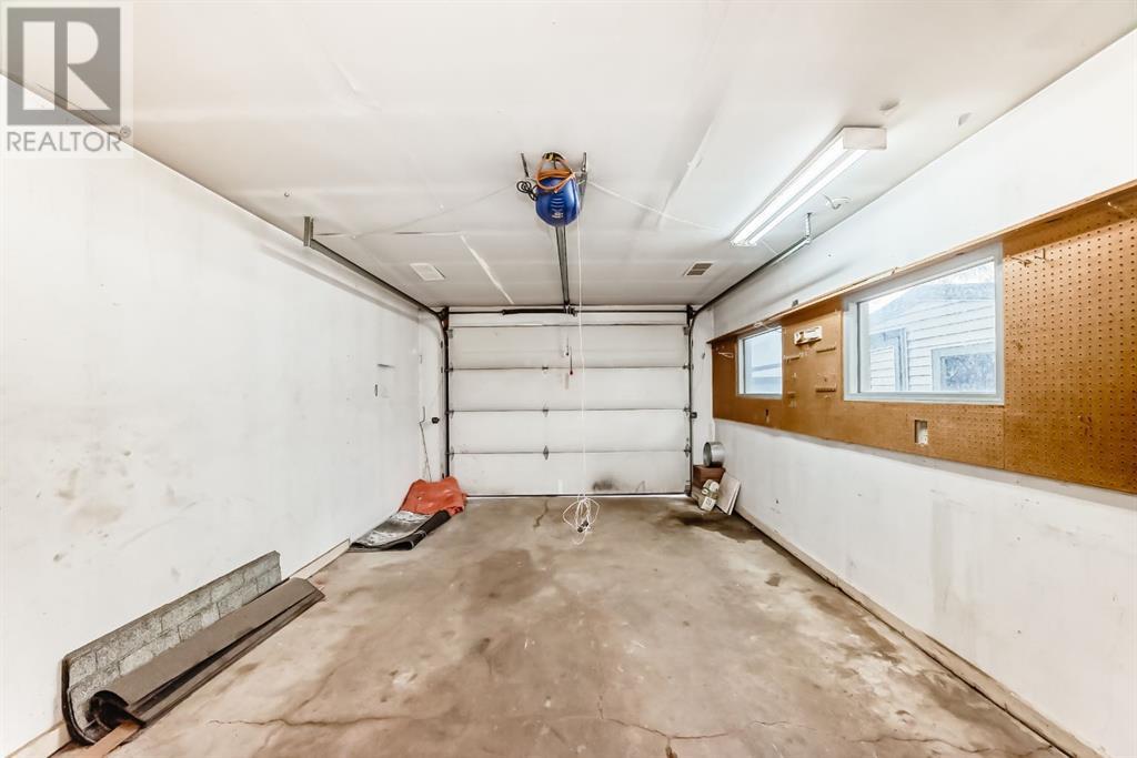 Single Family House for Sale in  Erin Woods Drive SE Erin Woods Calgary 