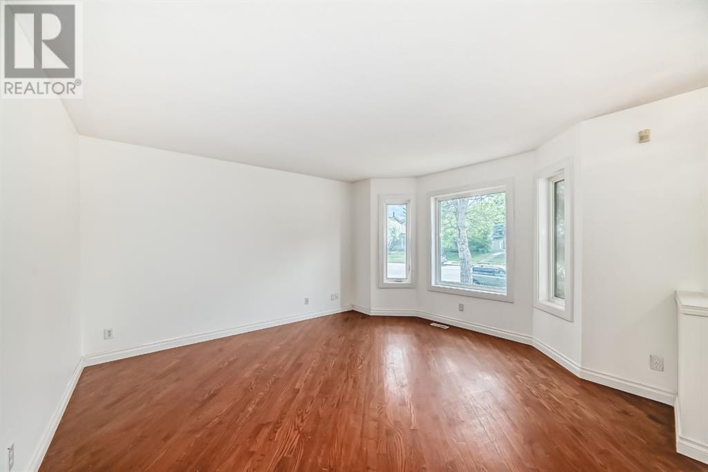 Single Family House for Sale in  Erin Woods Drive SE Erin Woods Calgary 