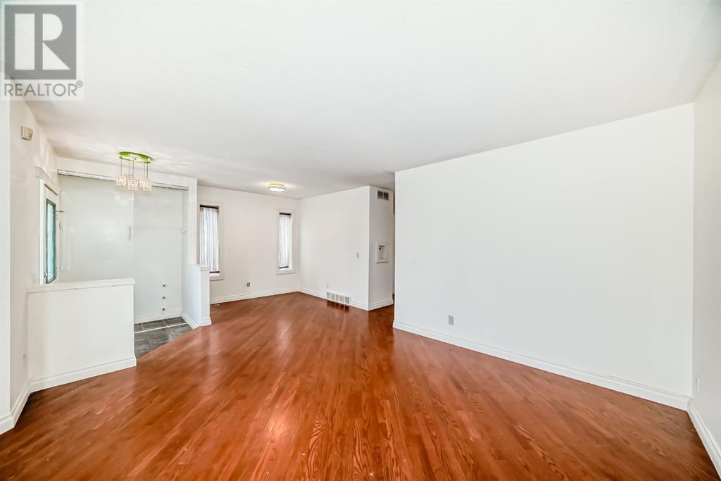 Single Family House for Sale in  Erin Woods Drive SE Erin Woods Calgary 